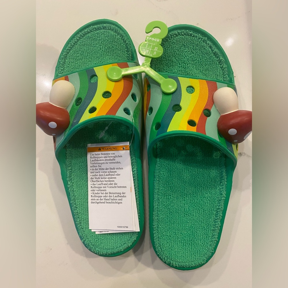 NEW Crocs